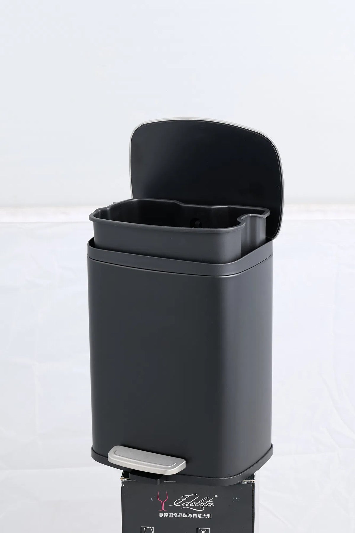 Small Bathroom Trash Can 5L 1.3 Gal Black Stainless Steel Step Pedal with Lid