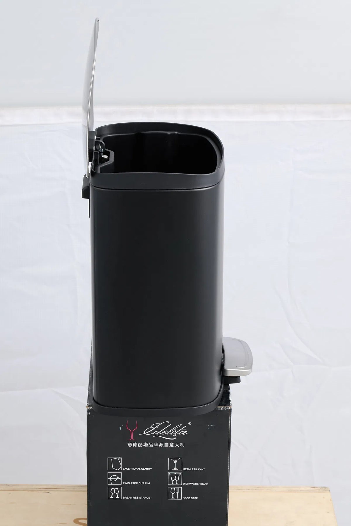 Small Bathroom Trash Can 5L 1.3 Gal Black Stainless Steel Step Pedal with Lid