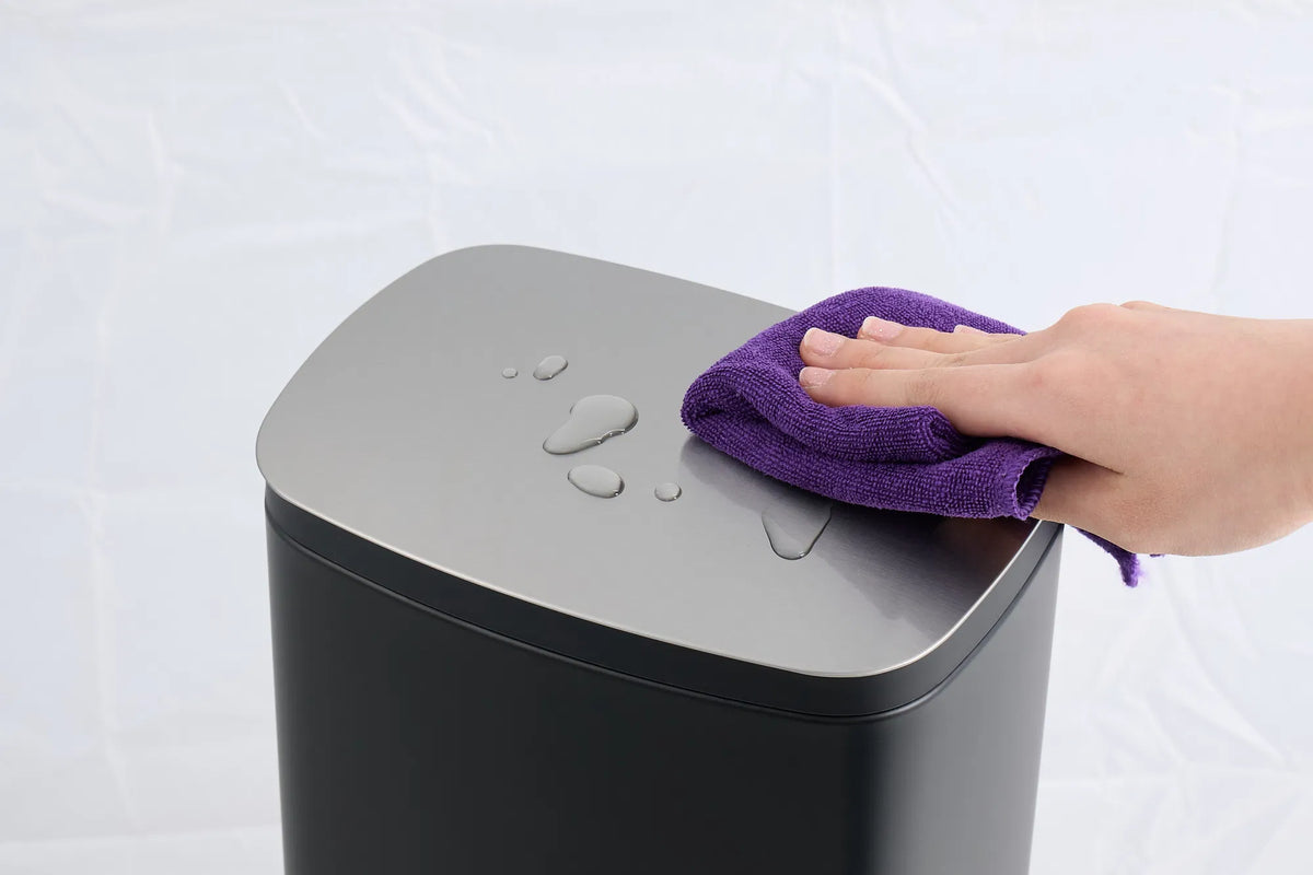 Small Bathroom Trash Can 5L 1.3 Gal Black Stainless Steel Step Pedal with Lid