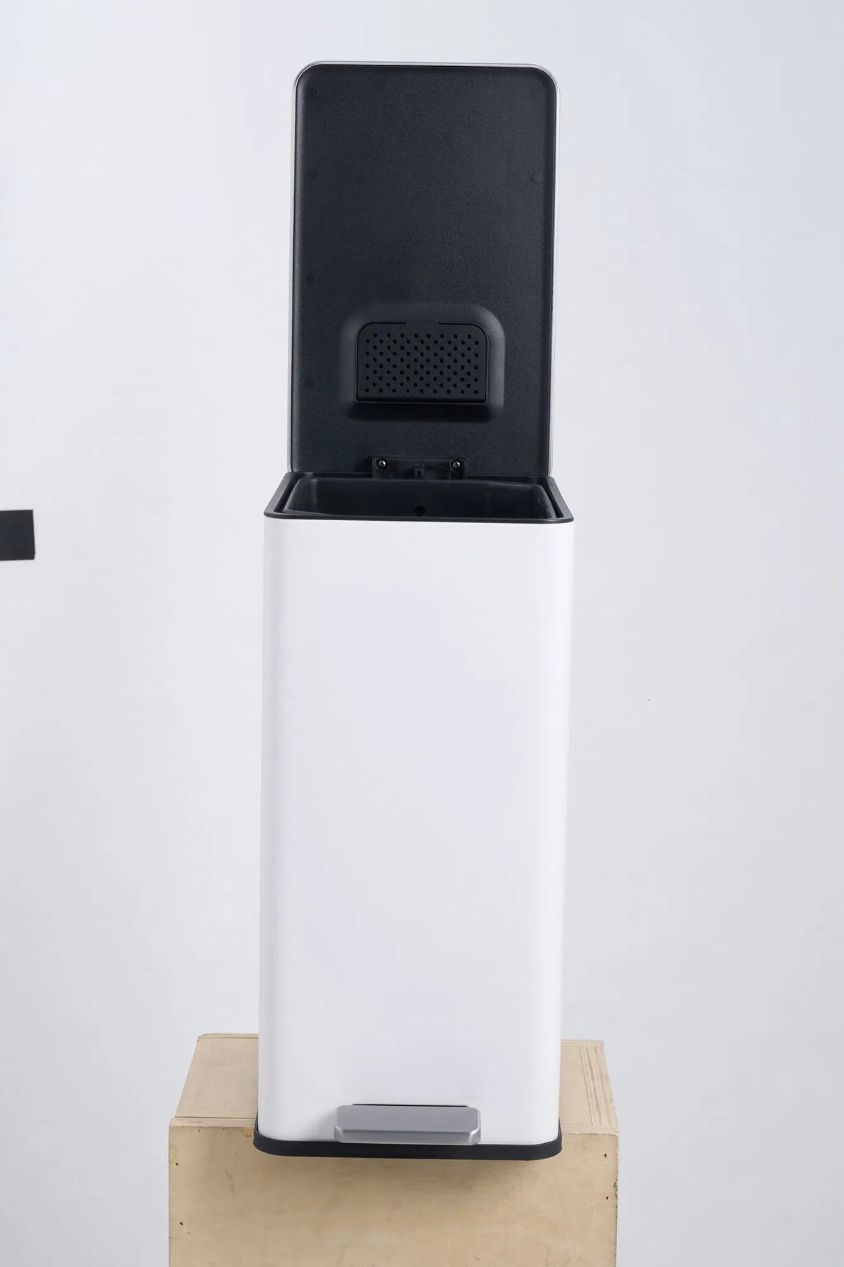 4 Gallon White Stainless Steel Step Trash Can Foot Pedal Garbage Bin 15L