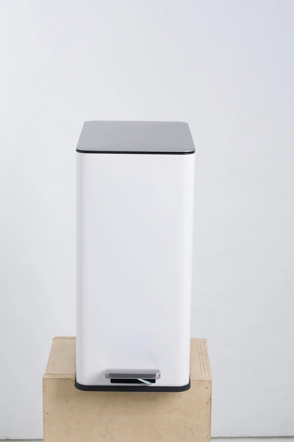 4 Gallon White Stainless Steel Step Trash Can Foot Pedal Garbage Bin 15L